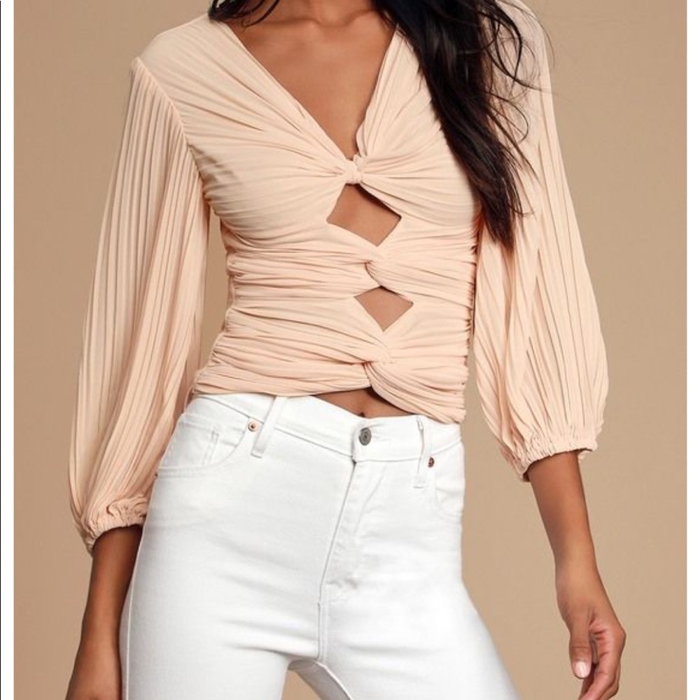 Lulus win again blush blouse!